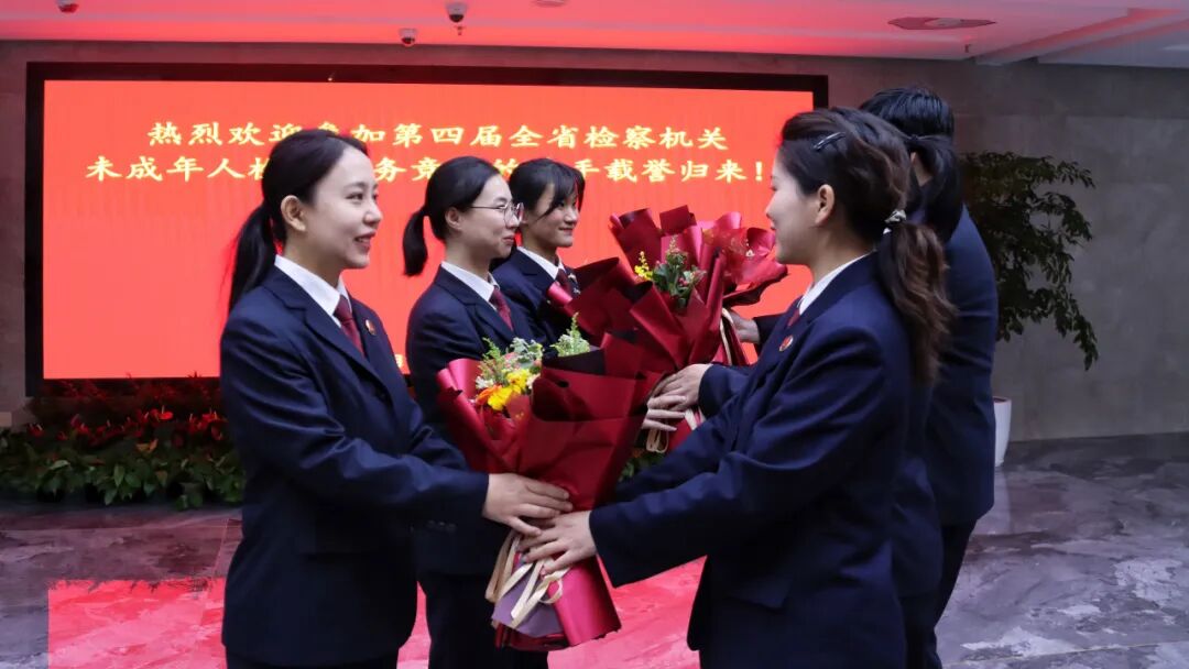 ˫������� δ�������������������90��Ů��˫��ȫʡ���������